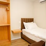 Hotel Petite Maison Hermes Center 3*