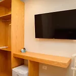 Hotel Petite Maison Hermes Center 3*