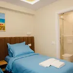 Petite Maison Hermes Center 3* Τίρανα