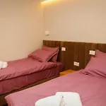 Petite Maison Hermes Center 3* Tirana