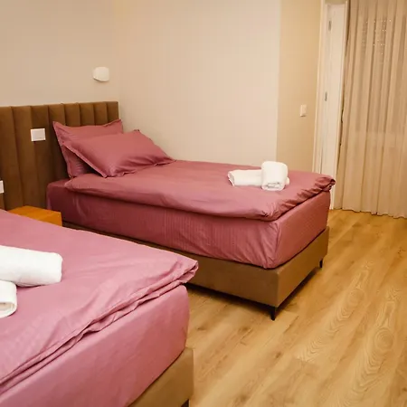 Hotel Petite Maison Hermes 3*