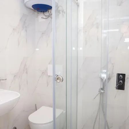 Petite Maison Hermes Center Hotel 3*