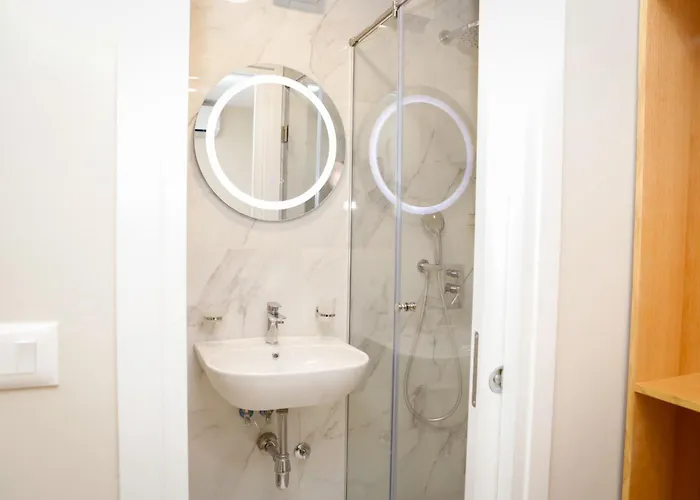 Petite Maison Hermes Center Hotel