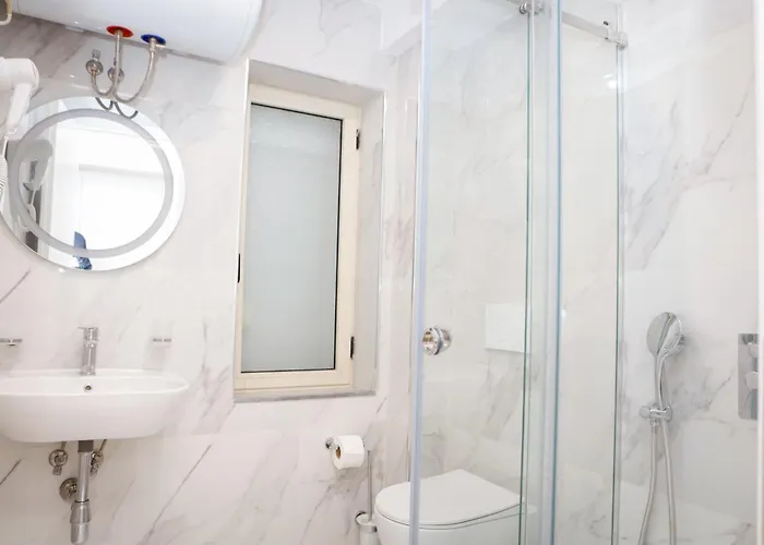 Petite Maison Hermes Center 3*