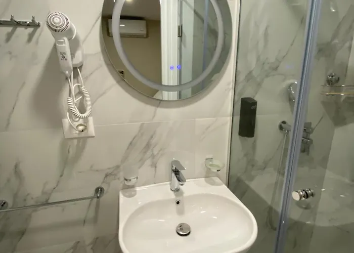 Hotel Petite Maison Hermes Center Tirana