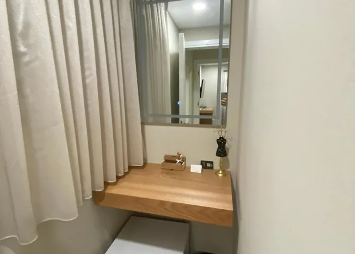 Hotel Petite Maison Hermes Center 3*