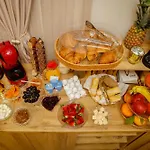 Petite Maison Hermes Center 3* Tirana