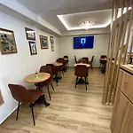 Petite Maison Hermes Center Hotel 3*