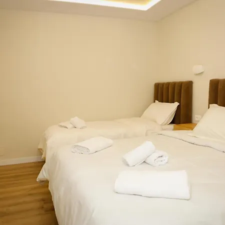 Petite Maison Hermes 3* Tirana