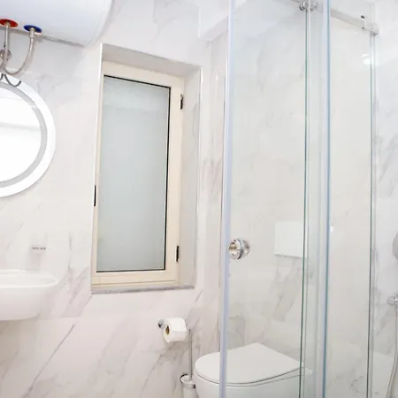 Petite Maison Hermes Center 3*