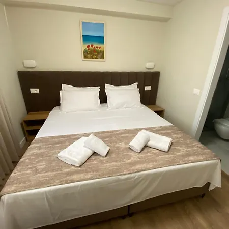 Petite Maison Hermes Center