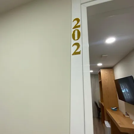 Petite Maison Hermes 3* Tirana