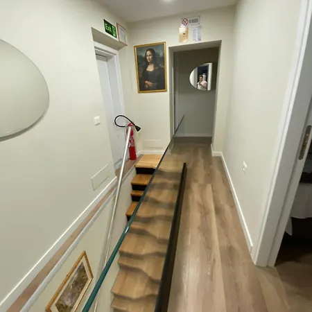 Petite Maison Hermes Center فندق تيرانا