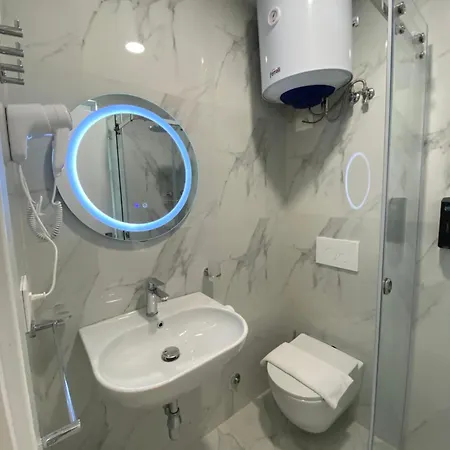 Petite Maison Hermes Otel 3*