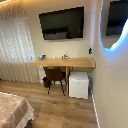 Otel Petite Maison Hermes 3*