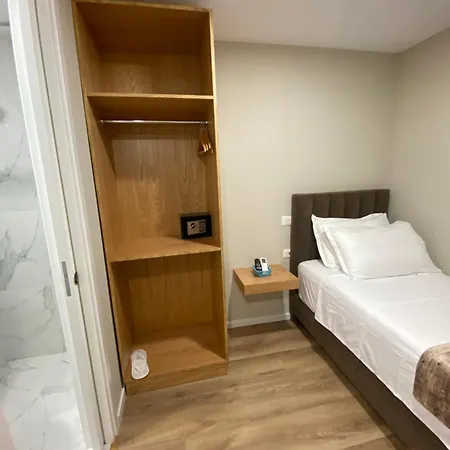 Petite Maison Hermes 3*
