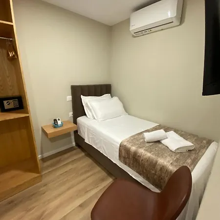 Hotel Petite Maison Hermes Center