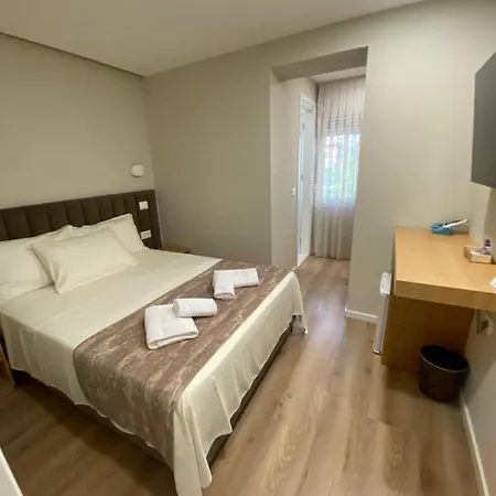 Petite Maison Hermes Center تيرانا