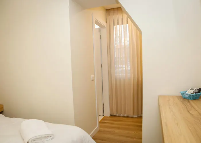 فندق Petite Maison Hermes Center تيرانا