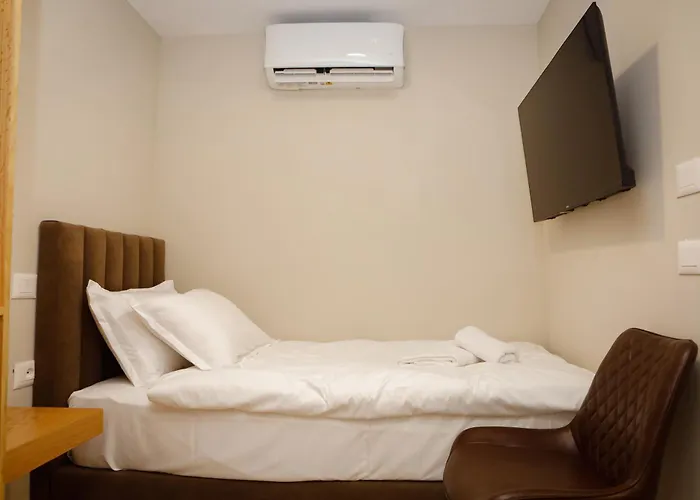 Petite Maison Hermes Center 3*