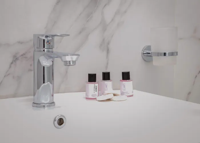 فندق Petite Maison Hermes Center