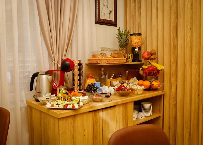 Petite Maison Hermes Center فندق