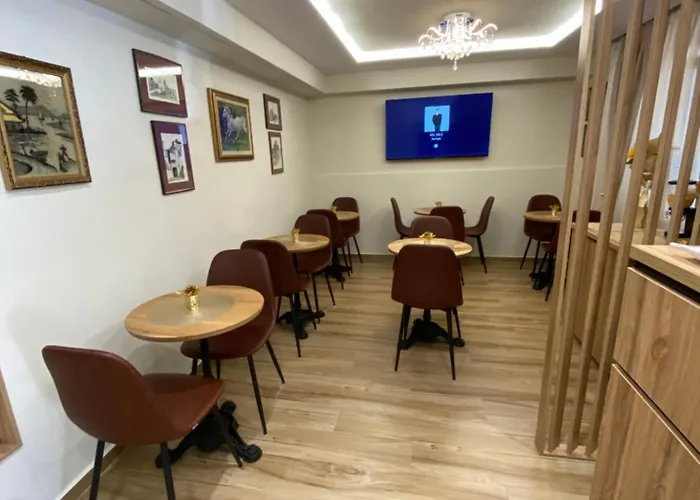 Petite Maison Hermes Center Отель 3*