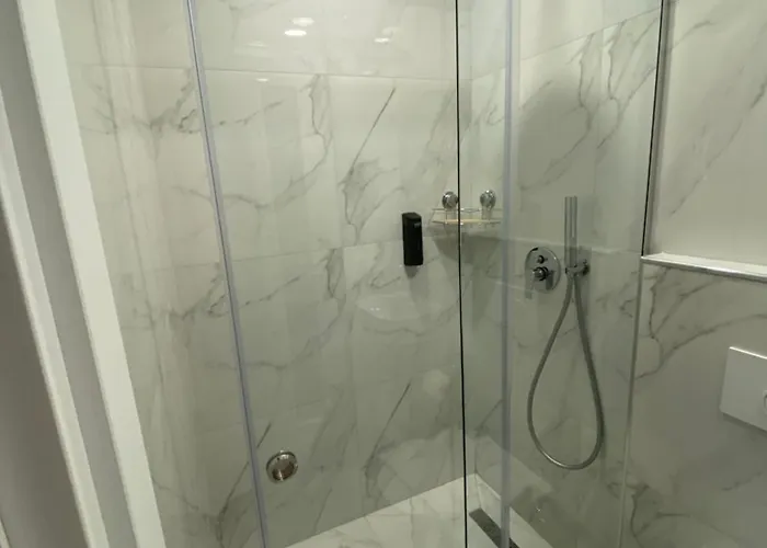Отель Petite Maison Hermes Center 3*