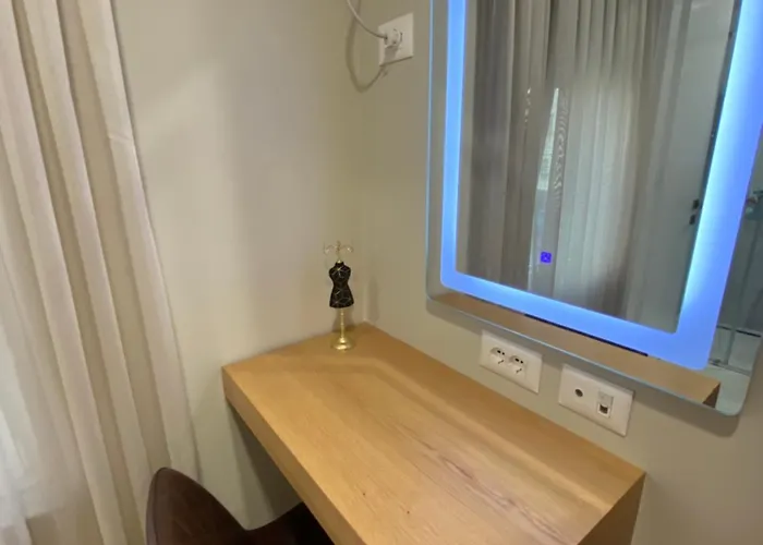 Отель Petite Maison Hermes Center 3*