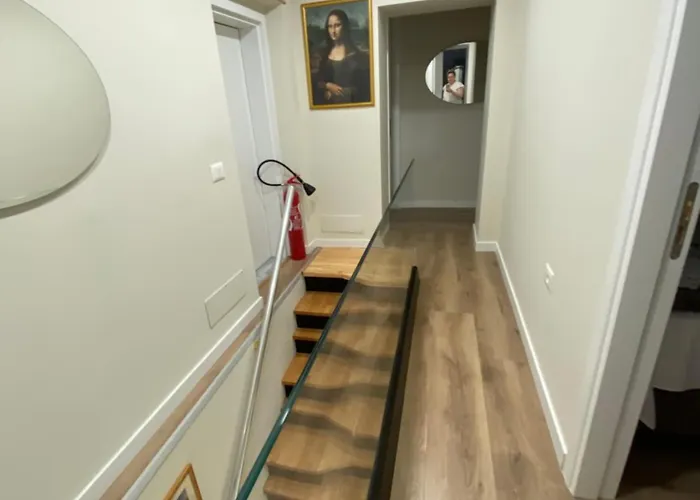 Petite Maison Hermes Center فندق تيرانا