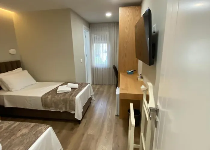 Petite Maison Hermes Center 3*