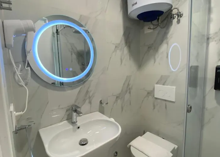 Petite Maison Hermes Center Отель 3*