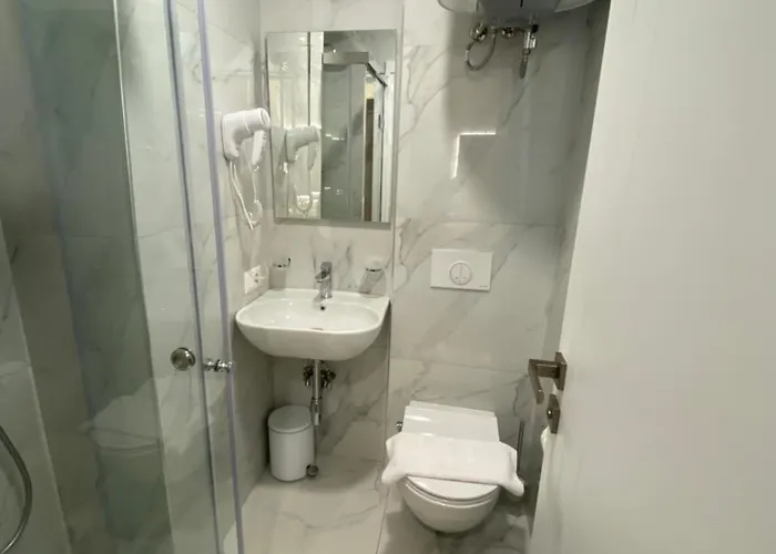 Petite Maison Hermes Center فندق 3*