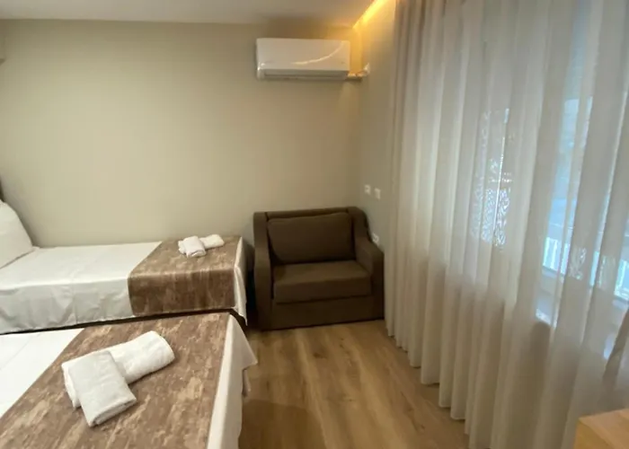 Petite Maison Hermes Center فندق